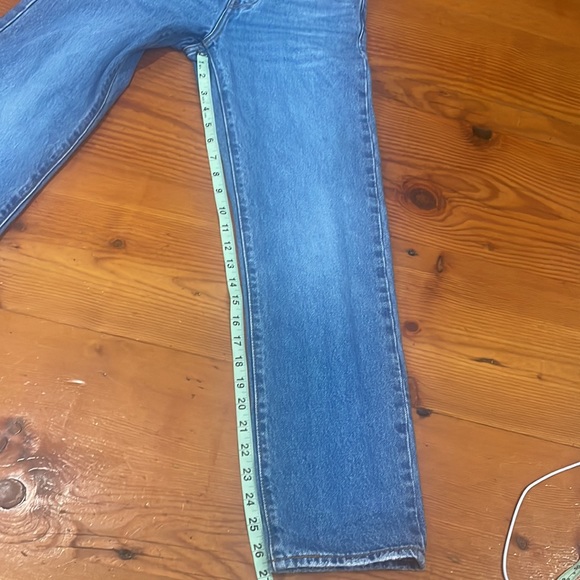 Levi’s wedgie straight. High waisted straight leg. Cropped. Like new condition. - Picture 5 of 8